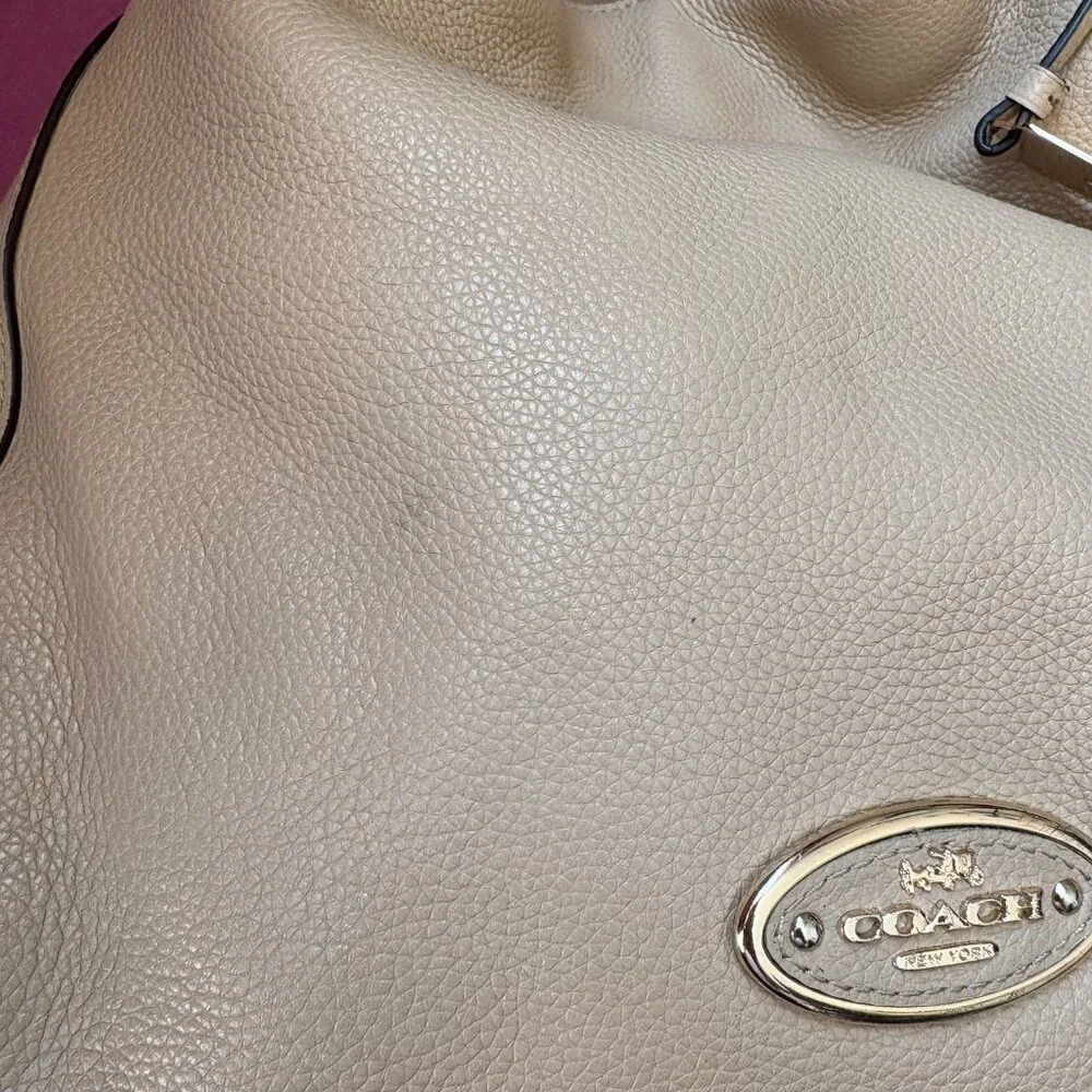 Coach Edie Pebbled Leather Shoulder Bag Tan Taupe Turnlock Gold Hardware Chic